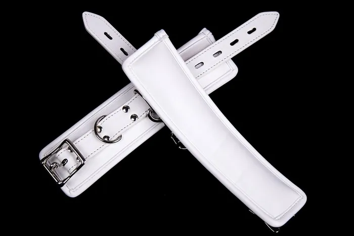 Idea Couples 2465MQ Padded Locking White Bondage Wrist Cuffs with Hardware Connection Chain
